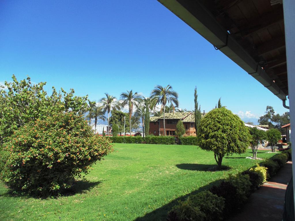Hosteria Rosa Blanca Puembo Esterno foto
