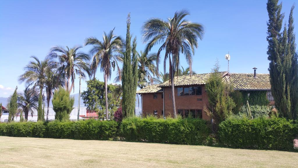 Hosteria Rosa Blanca Puembo Esterno foto