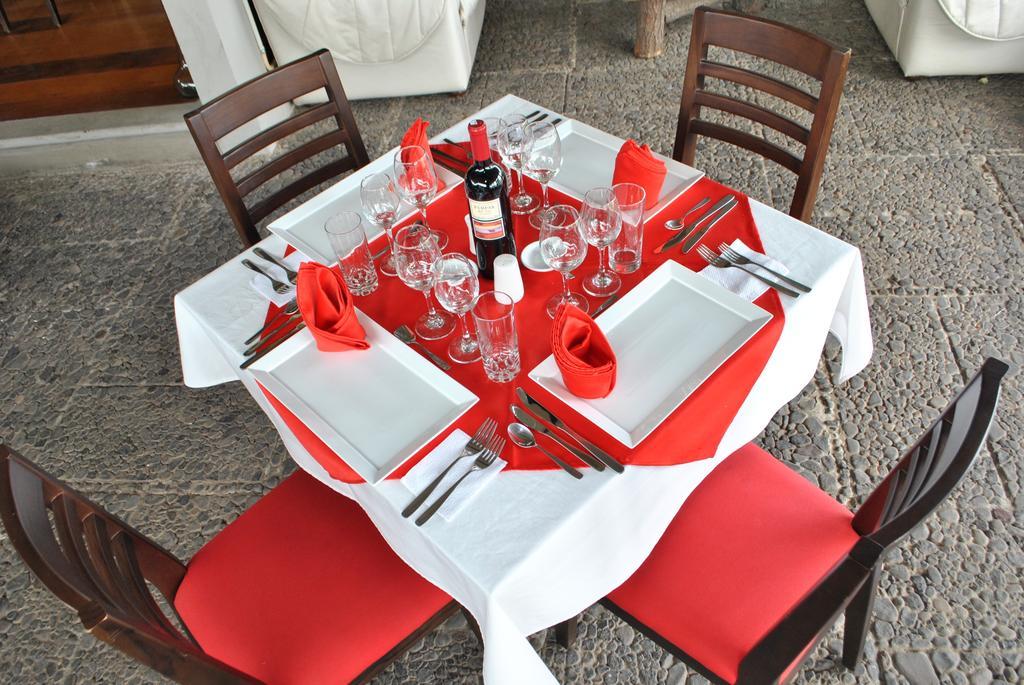 Hosteria Rosa Blanca Puembo Esterno foto